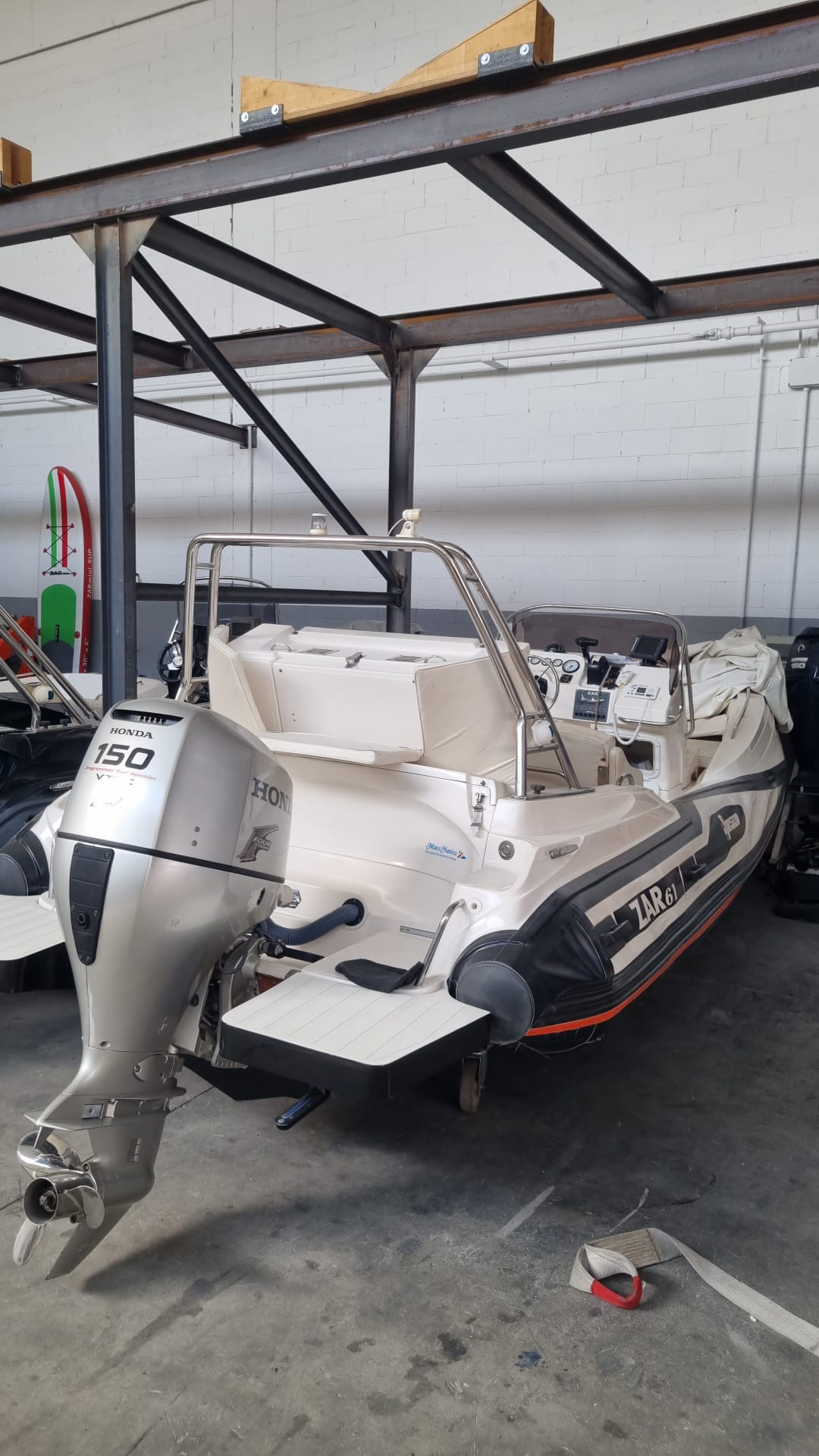 ZAR 61 + 150hp HONDA + CARRELLO<br><a href=dettaglio.aspx?Id=16 >VAI ALLA SCHEDA</a>